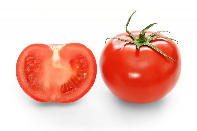 bright-red-tomato-and-cross-section02