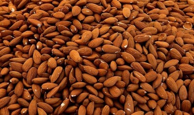 almonds-1571810-640