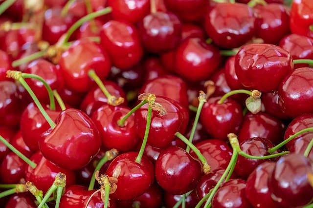 cherries-3433775-640