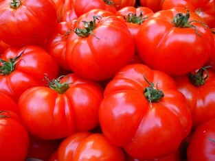 tomatoes-5356-640